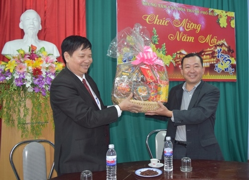 Phó Chủ tịch UBND tỉnh Nguyễn Dung thăm và chúc tết các đơn vị làm công tác văn hóa văn nghệ