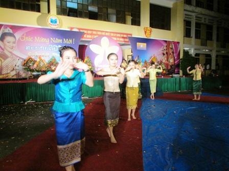 24 suất học bổng thạc sĩ dành cho sinh viên Lào