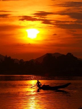 Hương Giang quốc gia chi bảo...