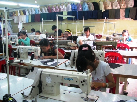 Tiếp nhận viện trợ từ Hiệp hội Bretagne-Việt Nam (Pháp)