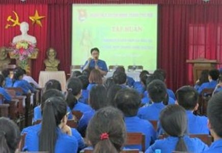 Thành đoàn Huế tuyển chọn tình nguyện viên festival nghề truyền thống Huế năm 2015