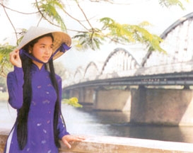 Một lần với Huế