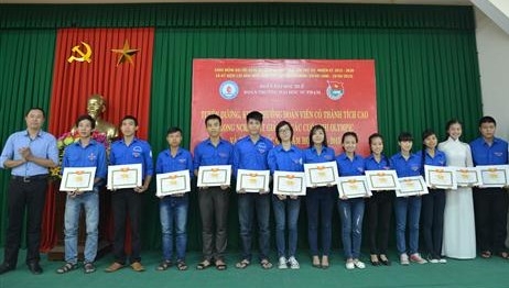Trường Đại học Sư phạm Huế:  Tuyên dương, khen thưởng đoàn viên có thành tích xuất sắc