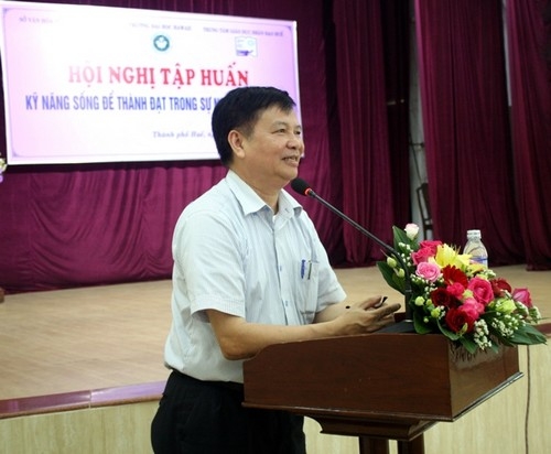 Tập huấn "Kỹ năng sống để thành đạt trong sự nghiệp và xã hội"