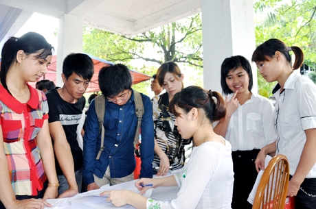 Phú Vang: Khai mạc phiên giao dịch việc làm năm 2015