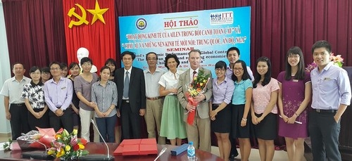 Seminar “Hoạt động kinh tế của Ailen trong bối cảnh toàn cầu” và “Châu Âu và những nền kinh tế mới nổi: Trung Quốc, Ấn độ, Nga”