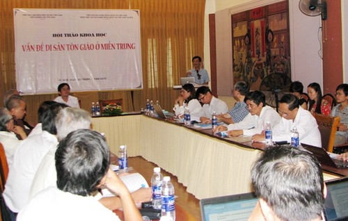 Hội thảo khoa học “Vấn đề di sản tôn giáo ở miền Trung”