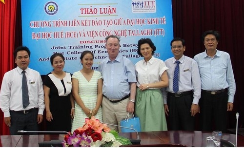 Viện công nghệ Tallaght, ITT đến thăm và làm việc tại trường Đại học Kinh tế Huế