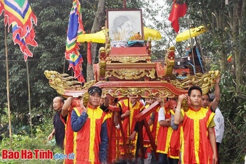 Về sắc phong Hàm Nghi nguyên niên tại Phú Gia