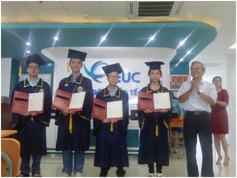 Thành phố Huế và Anh ngữ Quốc tế EUC vinh danh học sinh giỏi đạt chứng chỉ tiếng Anh Quốc tế Cambridge PET - FCE