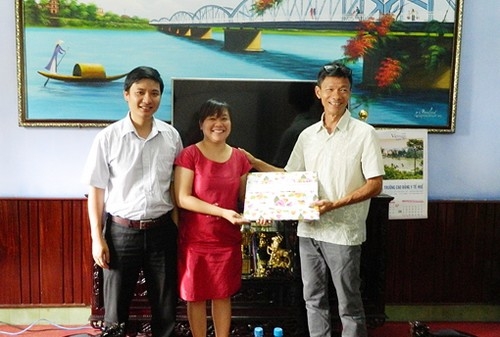 Hội Hỗ trợ Trẻ em Việt Nam (Hội Lampions) - Cộng hòa Pháp đến thăm và làm việc tại trường Cao đẳng Y tế Huế