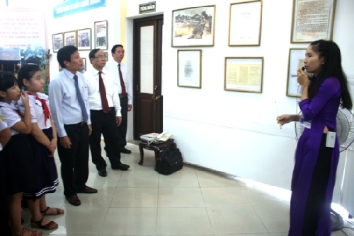 Khai mạc triển lãm chuyên đề “Bác Hồ với miền Nam - miền Nam với bác Hồ”