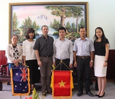 Trường Cao đẳng Công nghiệp Huế làm việc với đại diện Tổ chức Tình nguyện Úc AVI và Scope Global