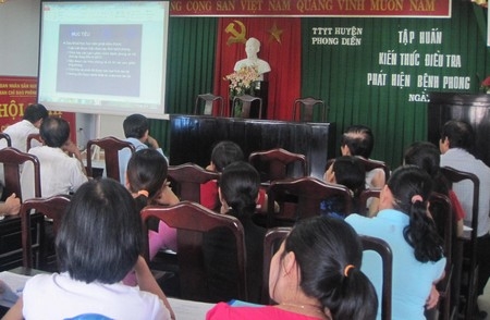 Tập huấn kiến thức điều tra phát hiện bệnh phong