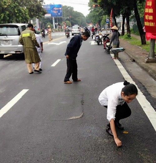 Huế xuất hiện “đinh tặc”