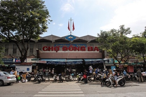 Các món ăn vặt ở chợ Đông Ba