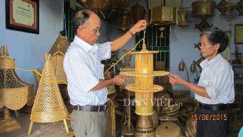 Đến làng nghề Bao La ngắm đèn lồng... xuất ngoại