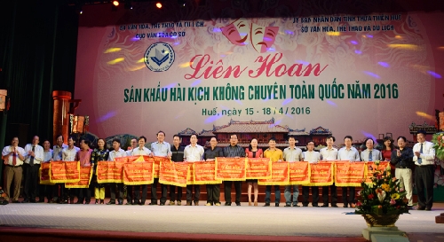 Khai mạc Liên hoan sân khấu hài kịch không chuyên toàn quốc 2016 