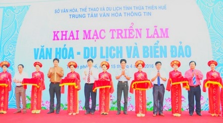 Triển lãm “Văn hóa Du lịch và Biển đảo”.