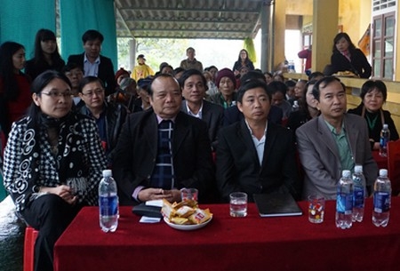 Trao tặng dụng cụ trợ giúp cho người khuyết tật