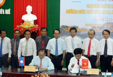 Phối hợp xây dựng đường biên giới hòa bình, hữu nghị giữa Thừa Thiên Huế và Seekông (Lào)