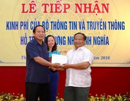 Thừa Thiên Huế tiếp nhận 200 triệu đồng hỗ trợ  của Bộ Thông tin &Truyền thông để xây nhà tình nghĩa 