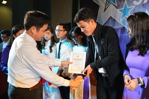 Trao giải thưởng “Sao tháng Giêng” cho 20 sinh viên 