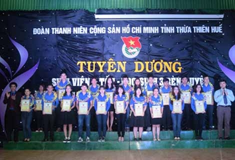 Tuyên dương “Học sinh 3 rèn luyện” và “Sinh viên 5 tốt”