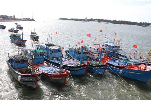Cần miễn giảm học phí cho con em ngư dân