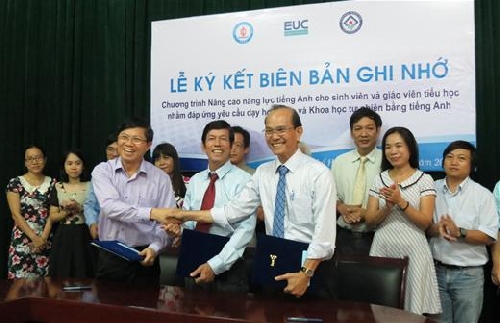 Trường Đại học Sư phạm Huế ký kết chương trình "Nâng cao năng lực tiếng Anh cho sinh viên và giáo viên tiểu học".
