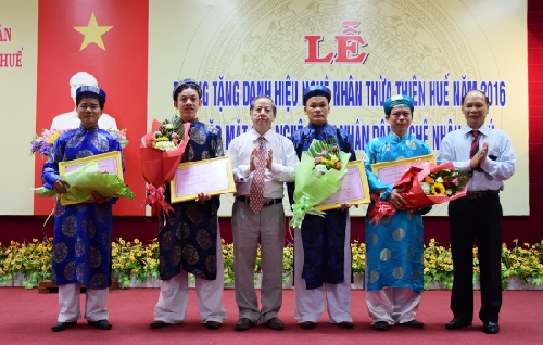 Lễ Phong tặng Nghệ nhân Thừa Thiên Huế trong lĩnh vực nghề thủ công mỹ nghệ năm 2016