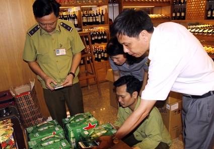 Chi cục Quản lý thị trường tỉnh Thừa Thiên Huế: Tăng cường công tác kiểm tra, xử lý vi phạm đối với mặt hàng bia, rượu, nước giải khát