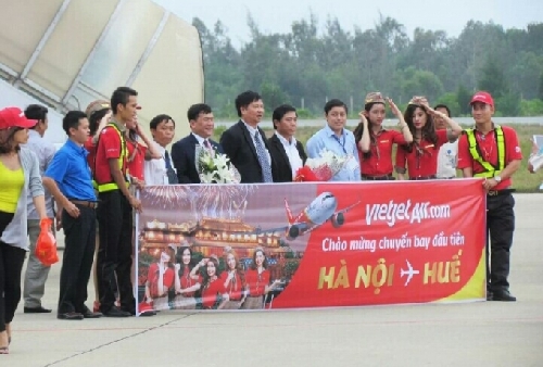  Vietjet Air khai trương đường bay mới Huế - Hà Nội.