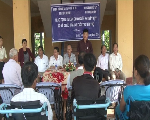 Quảng Điền:  Trao tặng 20 xe lăn cho người khuyết tật