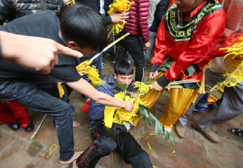 “Lễ hội không có tội, mà do một bộ phận con người làm hỏng nó…”