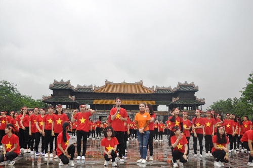 Hội thi “Nhảy dân vũ và đồng diễn flashmob Đại học Huế năm 2017”