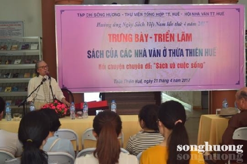 Triển lãm sách của các nhà văn ở Huế nhân ngày sách Việt Nam lần thứ tư