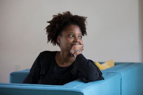 Nữ thi sĩ Tracy K. Smith đảm nhiệm vị trí cố vấn thi ca