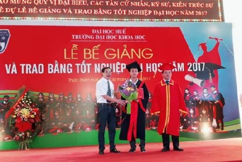 ĐHKH Huế: Bế giảng và trao Bằng tốt nghiệp đại học hệ chính quy cho 888 sinh viên