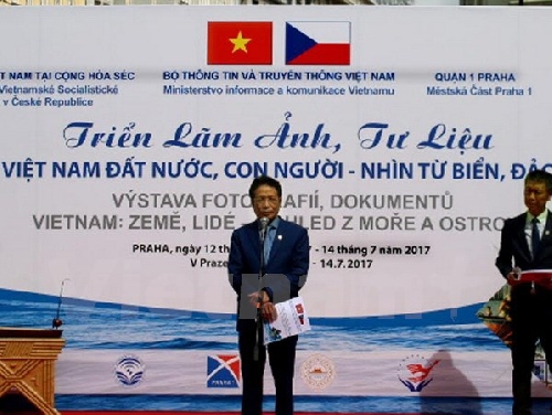 Triển lãm ảnh về chủ quyền biển đảo Việt Nam tại Cộng hòa Séc