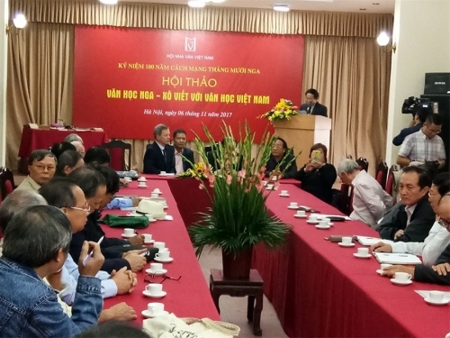 Văn học Nga-Xôviết với văn học Việt Nam