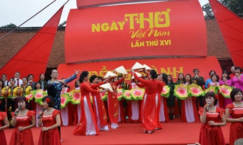 58 câu lạc bộ, trung tâm văn hóa tham gia trình diễn thơ, biểu diễn nghệ thuật