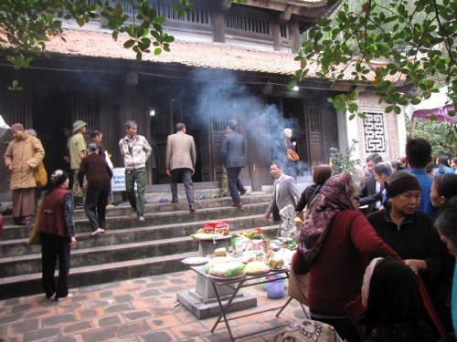 Khai hội chùa Non Đông