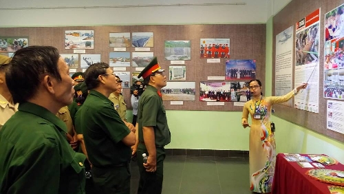 Khai mạc triển lãm chuyên đề 'Hồi sinh những vùng đất chết'