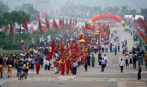 Phú Thọ: Hơn 2,5 triệu lượt du khách hành hương về Đất Tổ