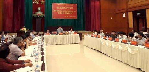 Hội nghị "Định hướng các loại hình dịch vụ, du lịch trên địa bàn thành phố Huế".