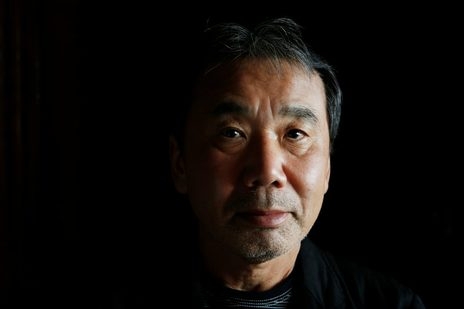 Haruki Murakami: "Bạn phải vượt qua bóng tối trước khi bước ra ánh sáng"