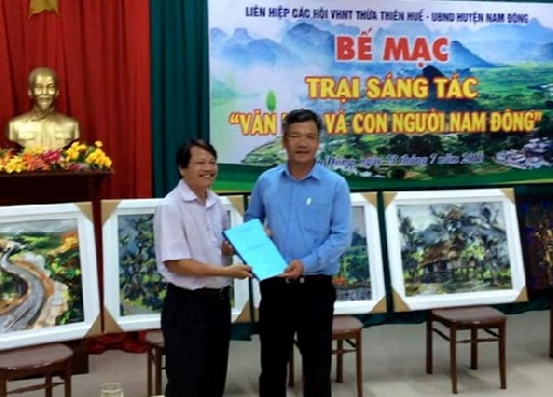 Bế mạc trại sáng tác “Văn hóa và con người Nam Đông”.