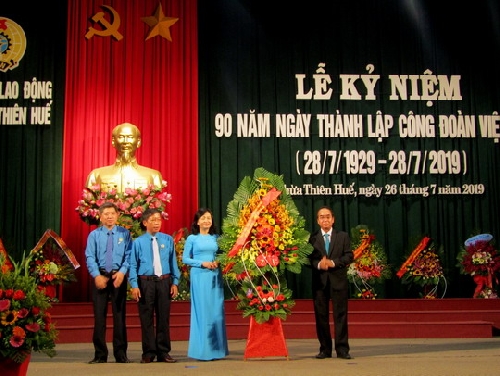 Thừa Thiên Huế: Kỷ niệm 90 năm ngày thành lập Công đoàn Việt Nam 