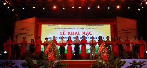 Khai mạc "Hội chợ sản phẩm công nghiệp nông thôn và làng nghề Huế 2019"